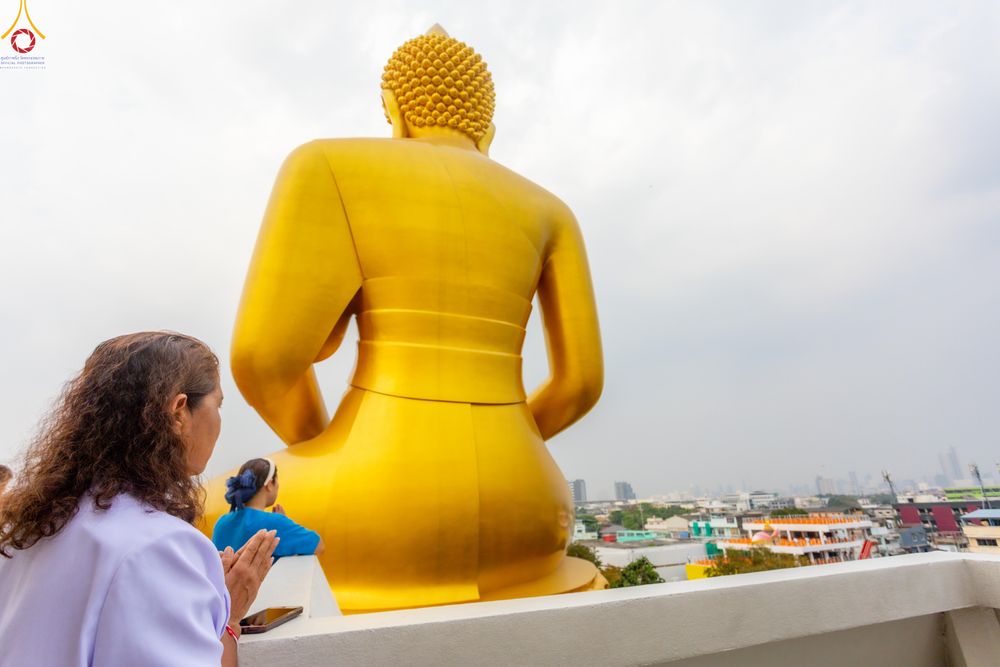 ภาพ No.300086:วันที่ 22 มกราคม พ.ศ.2569 พระธรรมยาตราปฏิบัติธรรม และถ่ายภาพหมู่ประวัติศาสตร์ ณ อาคารธรรมยาตรา กตัญญูบูชามหาปูชนียาจารย์  ตรงข้ามวัดปากน้ำภาษีเจริญ จ.กรุงเทพมหานคร ในโครงการธรรมยาตรา กตัญญูบูชา มหาปูชนียาจารย์ พระมงคลเทพมุนี(สด จนฺทสโร) พระผู้ปราบมาร อนุ