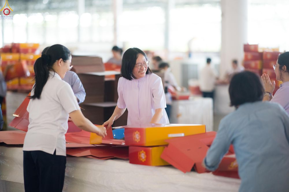 ภาพ No.320496:วันที่ 10 เมษายน พ.ศ.2569 การเตรียมกล่องไทยธรรม เพื่องานถวายมหาสังฆทาน 40,000 กว่าวัดทั่วประเทศ วันคุ้มครองโลก 22 เมษายน พ.ศ.2569 วัดพระธรรมกาย