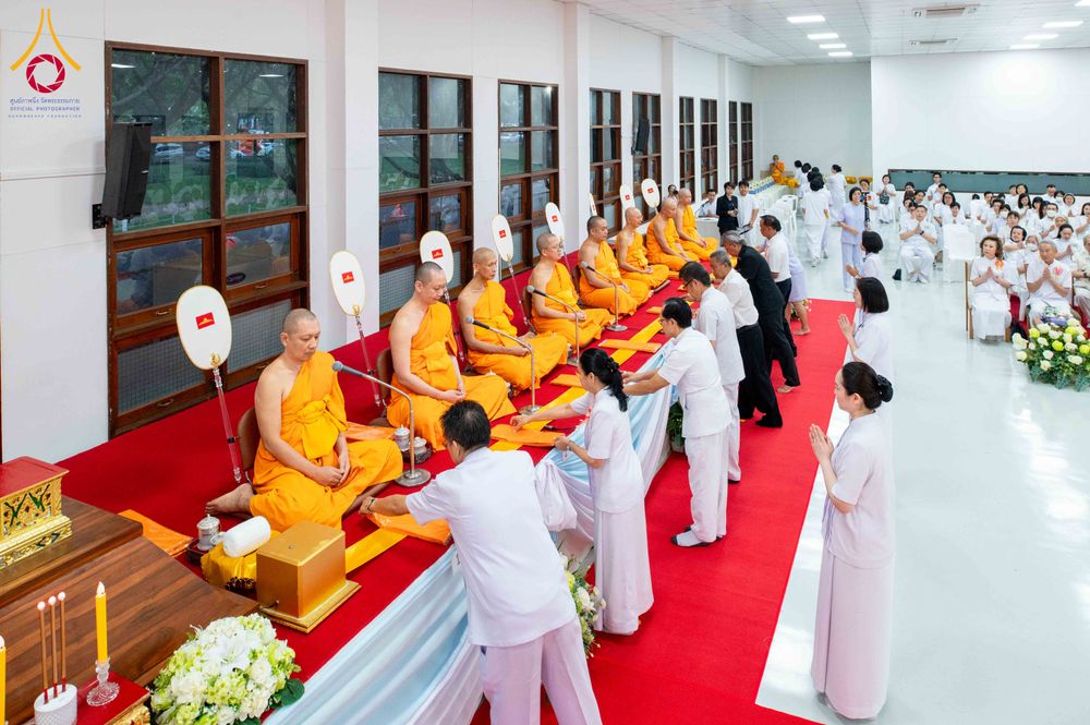 ภาพ No.314689:วันเสาร์ที่ 21 มีนาคม พ.ศ. 2569 พิธีบำเพ็ญกุศล คุณพ่อณรงค์ จินตมากุล  สิริอายุ 99 ปี 11 เดือน โยมบิดา พระครูปลัดรัตนวีรวัฒน์ (รังสฤษดิ์ อิทฺธิจินตโก) ที่ปรึกษาเจ้าคณะจังหวัดปทุมธานี เจ้าอาวาสวัดพระธรรมกาย  ณ ห้องปลูกศรัทธา 2 วัดพระธรรมกาย ปทุมธานี