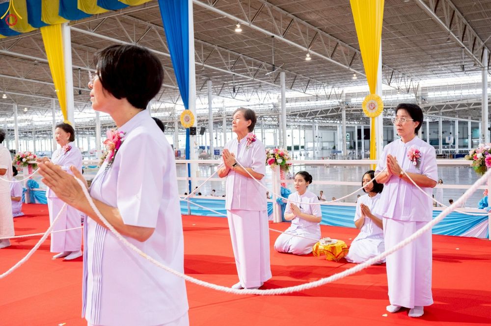 ภาพ No.234009:วันอาทิตย์ที่ 20 กรกฎาคม พ.ศ.2568 พิธีจุดเทียนใจ ไฟนิรันด์ อนันตชัย วัดพระธรรมกาย
