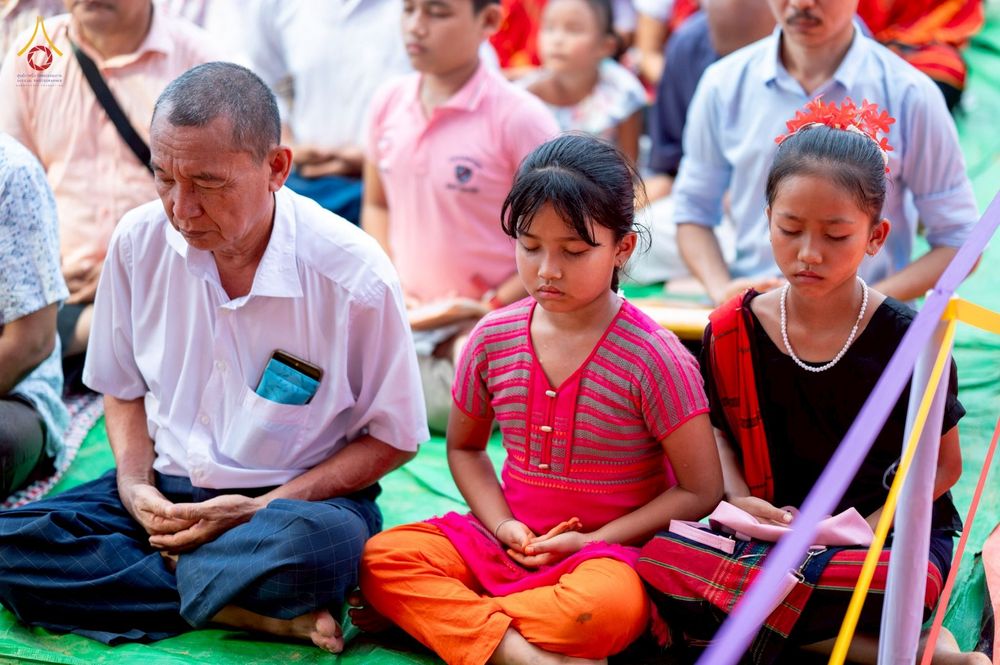 ภาพ No.257558:วันที่ 17 ตุลาคม พ.ศ. 2568 พิธีทอดกฐินสมทบวัดกัลยาณมิตรต่างประเทศ  บูชาธรรม 81 ปี หลวงพ่อธัมมชโย ณ ศูนย์ปฏิบัติธรรมไมตรีปูร์ เมืองคาร์การชารี ประเทศบังกลาเทศ 