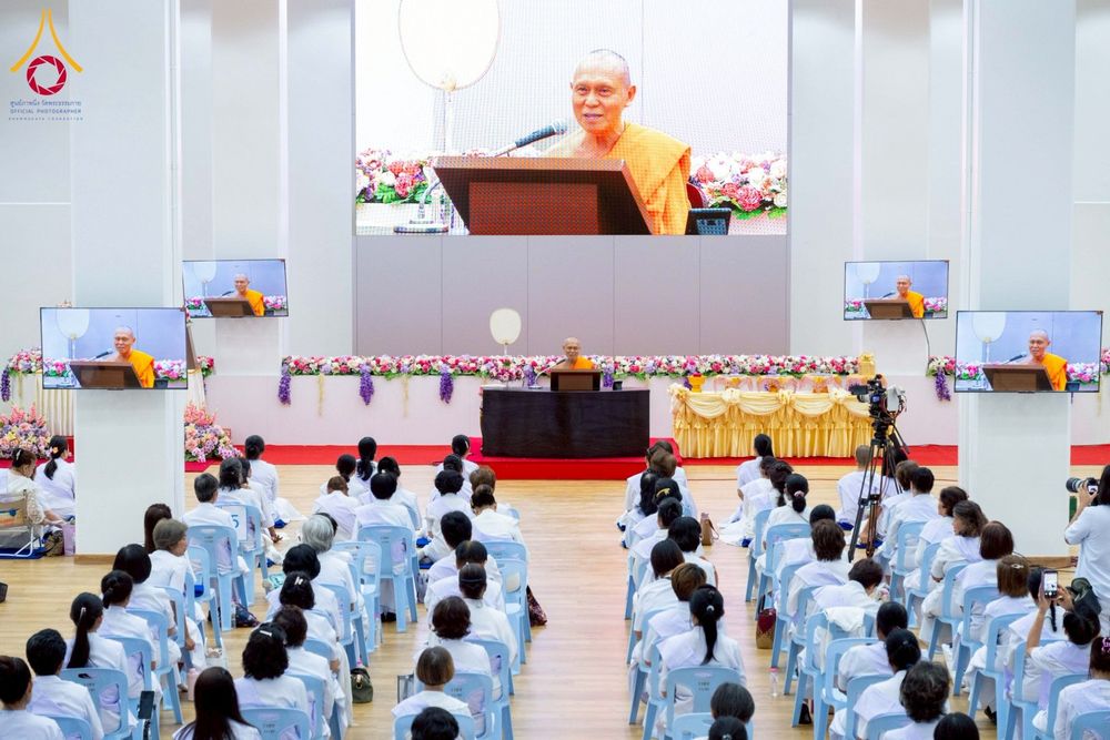 ภาพ No.224265:วันที่ 3-5 พฤษภาคม พ.ศ. 2568  กิจวัตร-กิจกรรมโครงการปฏิบัติธรรมอบรมศีลธรรม “บวชอุบาสิกาแก้ว” ถวายเป็นพระราชกุศล แด่พระบาทสมเด็จพระเจ้าอยู่หัว เนื่องในโอกาสมหามงคล “วันฉัตรมงคล” ณ วัดพระธรรมกาย อ.คลองหลวง จ.ปทุมธานี