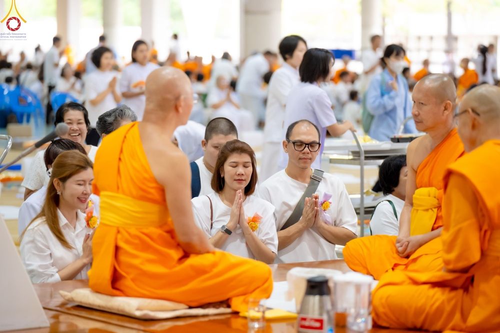 ภาพ No.136200:พิธีบุพเปตพลี ครั้งที่ 150 ร่วมอุทิศบุญให้แก่หมู่ญาติที่ล่วงลับไปแล้ว และสืบทอดอายุพระพุทธศาสนา วันอังคารที่ 7 พฤษภาคม พ.ศ. 2567 ( วันพระ แรม 14 ค่ำ เดือน 5 ) ณ หอฉันคุณยายอาจารย์ฯ วัดพระธรรมกาย