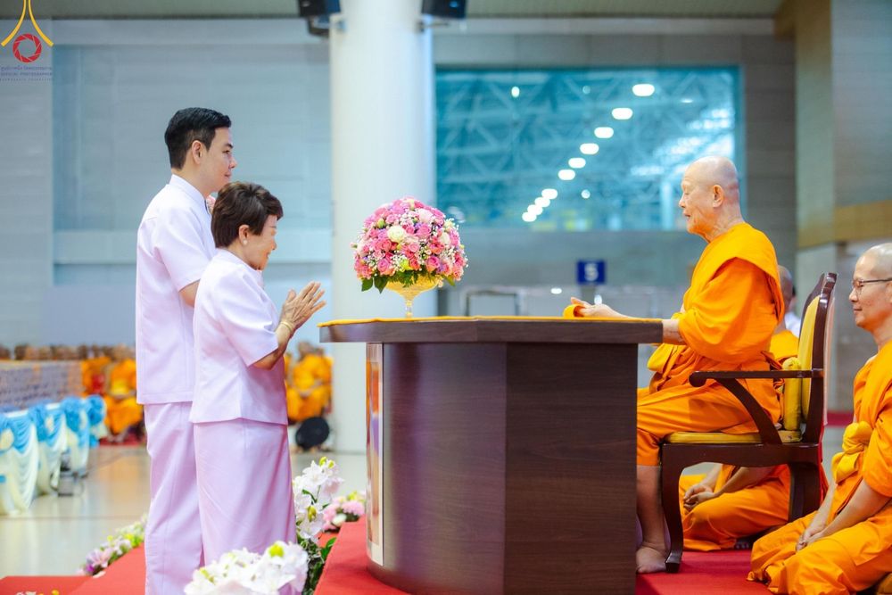 ภาพ No.167873:พิธีทอดกฐิน และ พิธีกรานกฐิน ในวันอาทิตย์ที่ 3 พฤศจิกายน พ.ศ. 2567 ณ วัดพระธรรมกาย จ.ปทุมธานี