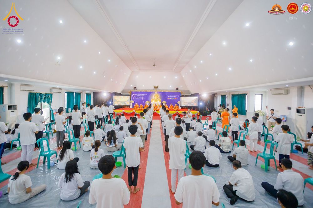 ภาพ No.284440:วันพุธที่ 17  ธันวาคม พ.ศ.2568  พิธีปลงผมนาคธรรมทายาท  โครงการบรรพชาสามเณรและบวชอุบาสิกาแก้ว  ณ วิทยาลัยศรีวิจายา (Sekolah Tinggi Agama Buddha Negeri Sriwijaya) เมืองตังเกอรัง จังหวัดบันเตน ประเทศอินโดนีเซีย