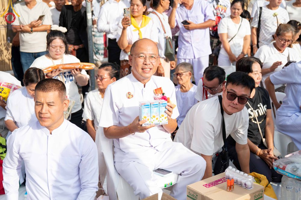 ภาพ No.343187:วันอาทิตย์ที่ 16 สิงหาคม พ.ศ.2569 พิธีตักบาตรพระ 10,000 รูป นานาชาติ ปีที่ 23 คณะสงฆ์ 4 ประเทศ 14 จังหวัดภาคใต้ น้อมถวายเป็นพุทธบูชา ทำบุญเพื่อแม่- พ่อ ณ ถนนนิพัทธ์อุทิศ 3 อ.หาดใหญ่ จ.สงขลา