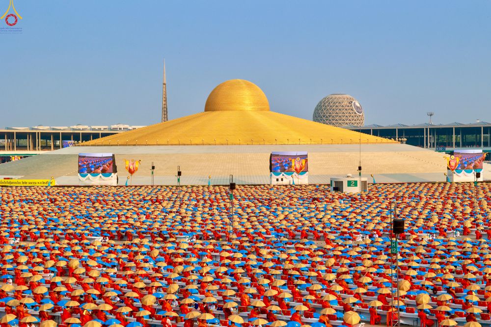 ภาพ No.324072:วันที่ 22 เมษายน พ.ศ.2569 (วันคุ้มครองโลก) พิธีถวายมหาสังฆทาน 40,000 กว่าวัดทั่วประเทศ ณ ลานธรรม พระมหาธรรมกายเจดีย์ วัดพระธรรมกาย