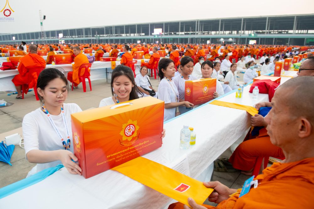 ภาพ No.325076:วันที่ 22 เมษายน พ.ศ.2569 (วันคุ้มครองโลก) พิธีถวายมหาสังฆทาน 40,000 กว่าวัดทั่วประเทศ (ชุดที่ 2) ณ ลานธรรม พระมหาธรรมกายเจดีย์ วัดพระธรรมกาย