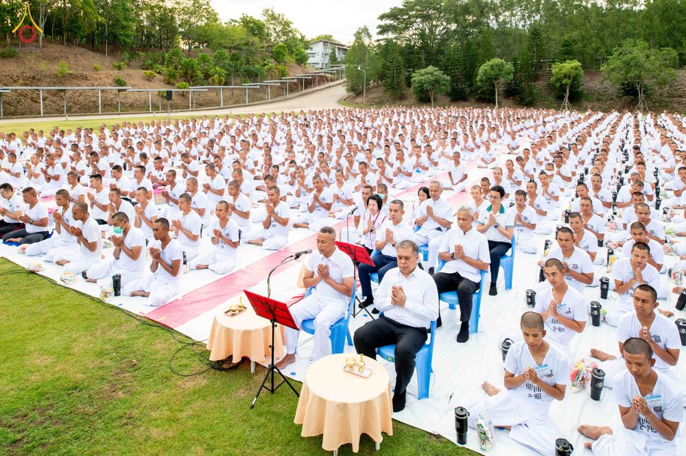 ภาพ No.340977:วันที่ 26 กรกฎาคม พ.ศ. 2569 โครงการพัฒนาคุณธรรม จริยธรรม สำหรับนักเรียนนายสิบตำรวจ (นสต.) รุ่นที่ 17 ศูนย์ฝึกอบรมตำรวจภูธรภาค 1 ได้จัดกิจกรรม ตักบาตรเพื่อน้อมอุทิศถวายเพื่อเป็นพระราชกุศลฯ  และปฏิบัติธรรม ติวธรรมมะ ณ ศูนย์ปฏิบัติธรรมเวิล์ดพีช วัลเล่ย์ (Wo