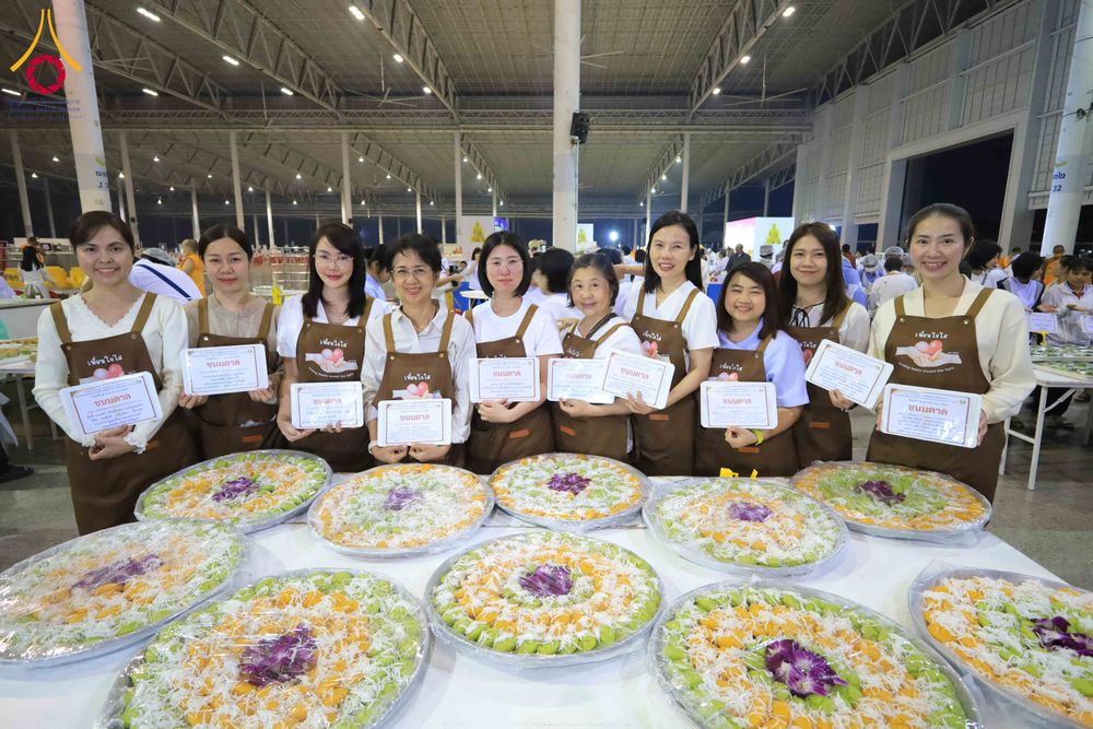 ภาพ No.303779:วันที่ 28 มกราคม พ.ศ. 2569 พิธีถวายภัตตาหารเป็นสังฆทาน แด่พระธรรมยาตรา ณ วัดพระธรรมกาย  จังหวัดปทุมธานี ในโครงการธรรมยาตรา กตัญญูบูชา มหาปูชนียาจารย์ พระมงคลเทพมุนี(สด จนฺทสโร) พระผู้ปราบมาร อนุสรณ์สถาน 7 แห่ง ปีที่ 14