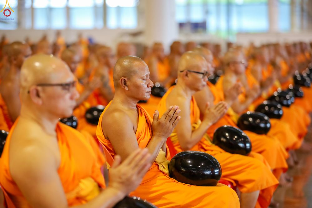 ภาพ No.311290:วันอาทิตย์ต้นเดือนที่ 1 มีนาคม พ.ศ.2569 พิธีตักบาตร และ พิธีบูชาข้าวพระ ณ สภาธรรมกายสากล วัดพระธรรมกาย