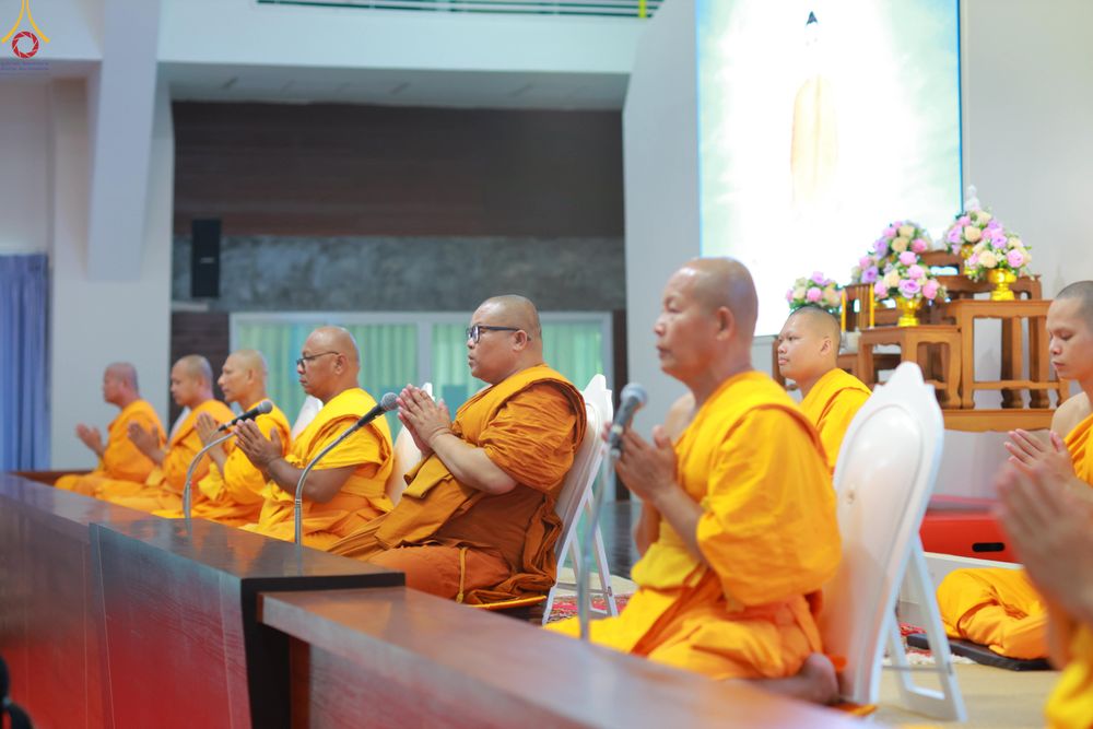 ภาพ No.320060:วันเสาร์ที่ 4 เมษายน 2569 พิธีตัดปอยผม ขอขมาผู้ปกครอง  มอบบาตร-ผ้าไตร และพิธีบรรพชาสามเณร 87 รูป  ณ ศูนย์ปฏิบัติธรรมระยอง(บ้านช่องลม)  ต.บางบุตร อ.บ้านค่าย จ.ระยอง