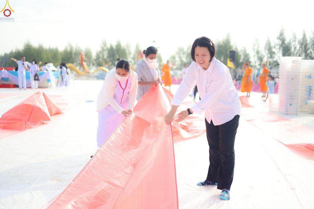 ภาพ No.306722:ภาพเบื้องหลังอาสาสมัครรวมใจ ชุดที่ 5 ในโครงการธรรมยาตรา กตัญญูบูชา มหาปูชนียาจารย์ พระมงคลเทพมุนี(สด จนฺทสโร) พระผู้ปราบมาร อนุสรณ์สถาน 7 แห่ง ปีที่ 14