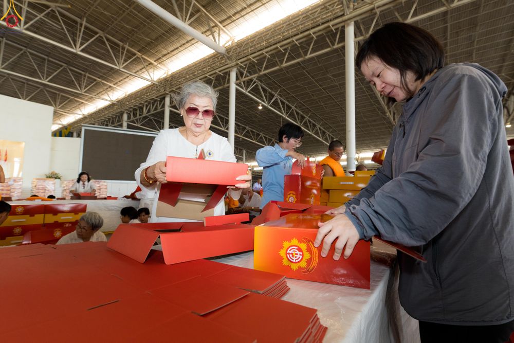 ภาพ No.320489:วันที่ 10 เมษายน พ.ศ.2569 การเตรียมกล่องไทยธรรม เพื่องานถวายมหาสังฆทาน 40,000 กว่าวัดทั่วประเทศ วันคุ้มครองโลก 22 เมษายน พ.ศ.2569 วัดพระธรรมกาย