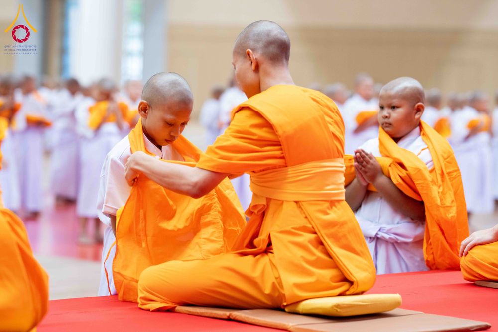 ภาพ No.319531:วันเสาร์ที่ 4 เมษายน พ.ศ.2569 พิธีขอขมา มอบผ้าไตร และถวายบาตรแด่นาคธรรมทายาท ในโครงการบรรพชาสามเณรฟื้นฟูพระพุทธศาสนาทั่วไทย โครงการหน่อแก้วเปรียญธรรม รุ่นที่ 14 โครงการสามเณรยุวธรรมทายาท รุ่นที่ 34 โครงการสามเณรมัชฌิมธรรมทายาท รุ่นที่ 30 ณ สภาธรรมกายสากล