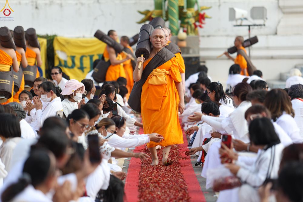 ภาพ No.295226:วันที่ 16 มกราคม พ.ศ. 2569 พิธีต้อนรับพระธรรมยาตรา อนุสรณ์สถานลำดับที่ 4 (ภาพชุดที่ 2) สถานที่เกิดด้วยกายธรรม ณ วัดโบสถ์บน ต.บางคูเวียง จ.นนทบุรี ในโครงการธรรมยาตรา กตัญญูบูชา มหาปูชนียาจารย์ พระมงคลเทพมุนี(สด จนฺทสโร) พระผู้ปราบมาร อนุสรณ์สถาน 7 แห่ง ปี