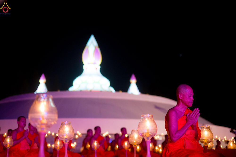 ภาพ No.292187:วันที่ 10 มกราคม พ.ศ. 2569 พิธีจุดประทีปถวายเป็นพุทธบูชา และบูชาธรรมมหาปูชนียาจารย์  ณ อนุสรณ์สถานคลองบางนางแท่น อ.สามพราน จ.นครปฐม ในโครงการธรรมยาตรา กตัญญูบูชา มหาปูชนียาจารย์ พระมงคลเทพมุนี(สด จนฺทสโร) พระผู้ปราบมาร อนุสรณ์สถาน 7 แห่ง ปีที่ 14