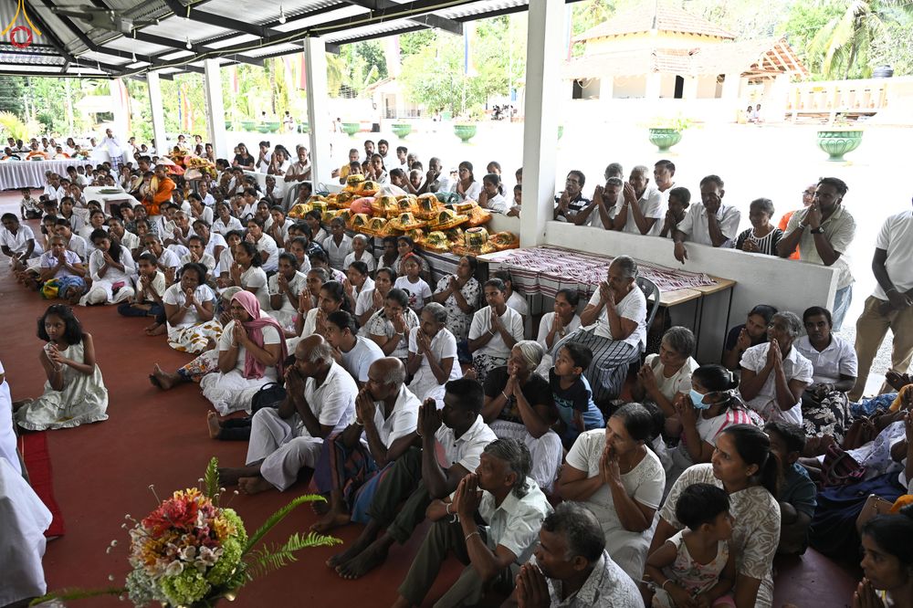 ภาพ No.278707:วันที่ 30 ตุลาคม พ.ศ.2568 กฐินสมทบต่างประเทศ โดยคณะศิษยานุศิษย์ บูชาธรรม 81 ปี หลวงพ่อธัมมชโย ณ วัดศรีสุดาสนะ รังกุต วิหาร ประเทศศรีลังกา