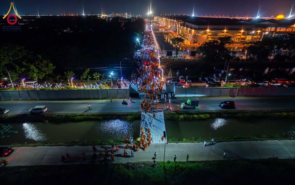 ภาพ No.324534:วันที่ 22 เมษายน พ.ศ.2569 (วันคุ้มครองโลก) บรรยากาศพระสังฆาธิการและสาธุชน การเดินทางกลับ งานถวายมหาสังฆทาน 40,000 กว่าวัดทั่วประเทศ วัดพระธรรมกาย