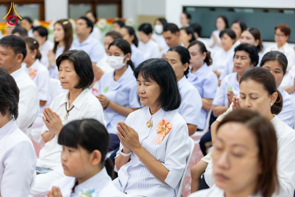 ภาพ No.316228:วันเสาร์ที่ 28 มีนาคม พ.ศ. 2569 พิธีบำเพ็ญกุศล คุณพ่อณรงค์ จินตมากุล  สิริอายุ 99 ปี 11 เดือน โยมบิดา พระครูปลัดรัตนวีรวัฒน์ (รังสฤษดิ์ อิทฺธิจินตโก) ที่ปรึกษาเจ้าคณะจังหวัดปทุมธานี เจ้าอาวาสวัดพระธรรมกาย  ณ ห้องปลูกศรัทธา 2 วัดพระธรรมกาย ปทุมธานี