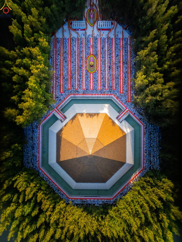 ภาพ No.289383:วันที่ 7 มกราคม พ.ศ. 2569 พิธีตักบาตรพระธรรมยาตรา ณ อนุสรณ์สถานลำดับที่ 1 สถานที่เกิดด้วยรูปกายเนื้อ อนุสรณ์สถานมหาวิหารพระมงคลเทพมุนี (โลตัสแลนด์) อ.สองพี่น้อง จ.สุพรรณบุรี ในโครงการธรรมยาตรา กตัญญูบูชา มหาปูชนียาจารย์ พระมงคลเทพมุนี(สด จนฺทสโร) พระผู้ป