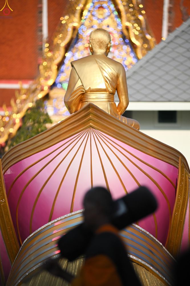 ภาพ No.295352:วันที่ 16 มกราคม พ.ศ. 2569 พิธีต้อนรับพระธรรมยาตรา อนุสรณ์สถานลำดับที่ 4 (ภาพชุดที่ 2) สถานที่เกิดด้วยกายธรรม ณ วัดโบสถ์บน ต.บางคูเวียง จ.นนทบุรี ในโครงการธรรมยาตรา กตัญญูบูชา มหาปูชนียาจารย์ พระมงคลเทพมุนี(สด จนฺทสโร) พระผู้ปราบมาร อนุสรณ์สถาน 7 แห่ง ปี