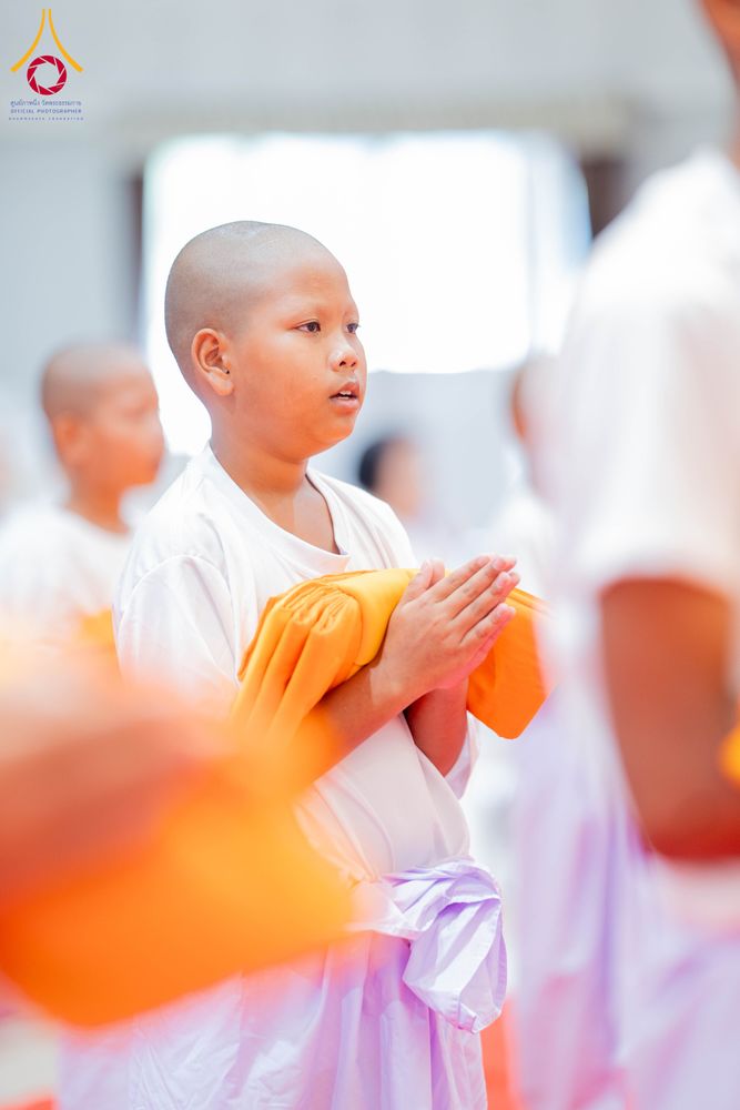 ภาพ No.318686:วันที่ 29 มีนาคม พ.ศ. 2569 พิธีเวียนประทักษิณ มอบผ้าไตร บรรพชาสามเณร  ณ ศูนย์อบรมเยาวชนกาญบุรี
