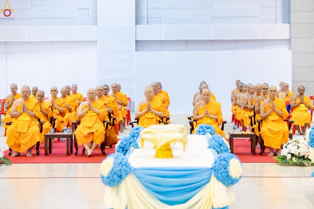 ภาพ No.277598:วันอาทิตย์ต้นเดือนที่ 7 ธันวาคม พ.ศ.2568 พิธีทอดผ้าป่าต้นสมบัติจักรพรรดิ ณ สภาธรรมกายสากล วัดพระธรรมกาย