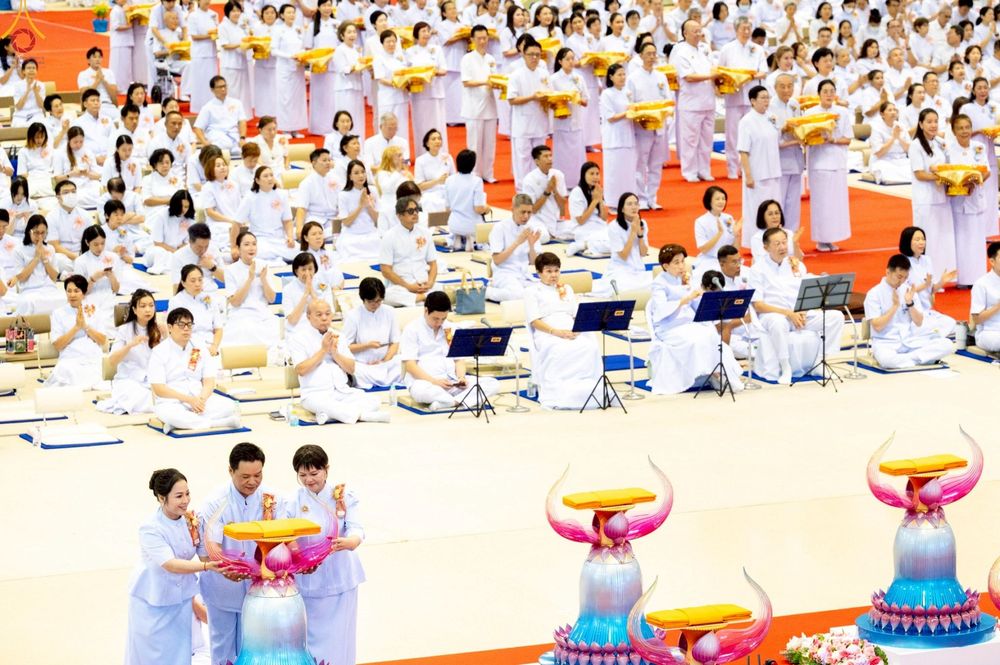 ภาพ No.244044:วันอาทิตย์ที่ 7 กันยายน พ.ศ. 2568 พิธีทอดผ้าป่าสมทบกฐินวัดพระธรรมกาย และสมทบกฐิน 30,000 วัดทั่วไทย ครั้งที่ 2 ณ ห้องแก้วสารพัดนึก 1 วัดพระธรรมกาย