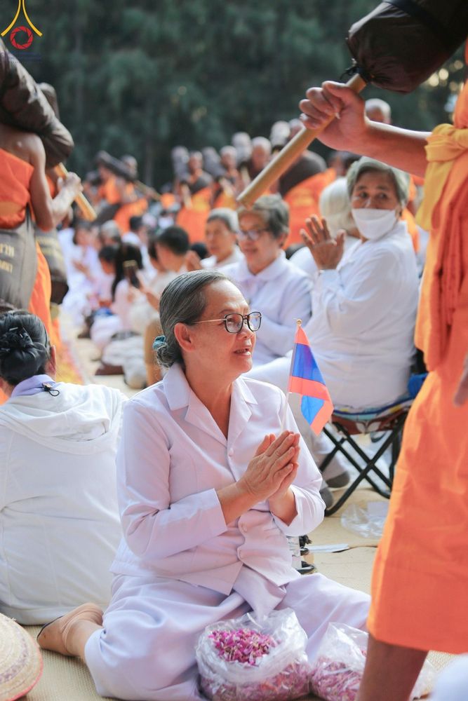 ภาพ No.188784:พิธีต้อนรับพระธรรมยาตรา ในโครงการธรรมยาตรา กตัญญูบูชา มหาปูชนียาจารย์ พระมงคลเทพมุนี(สด จนฺทสโร) พระผู้ปราบมาร อนุสรณ์สถาน 7 แห่ง ปีที่ 13 วันที่ 3 มกราคม พ.ศ. 2568 ณ อนุสรณ์สถานมหาวิหารพระมงคลเทพมุนี (โลตัสแลนด์) อ.สองพี่น้อง จ.สุพรรณบุรี
