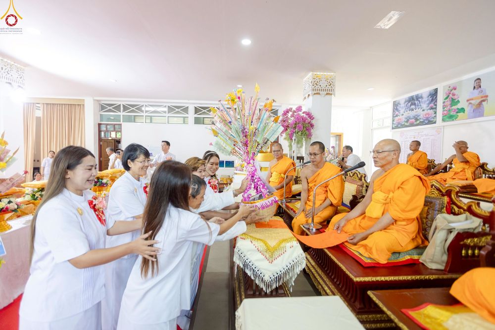 ภาพ No.260312:วันที่ 18 ตุลาคม พ.ศ. 2568 พิธีทอดกฐินสามัคคีทั่วไทย 30,000 วัด โดยคณะศิษยานุศิษย์ บูชาธรรม 81 ปี หลวงพ่อธัมมชโย ณ วัดกิ่วลม ต.บ่อหลวง อ.ฮอด จ.เชียงใหม่