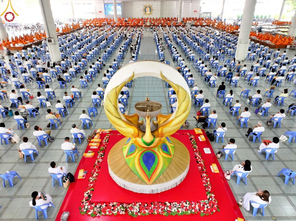 ภาพ No.177396:พิธีถวายภัตตาหารเมนูสวรรค์ และพิธีบุพเปตพลี ครั้งที่ 158 ร่วมอุทิศบุญแด่หมู่ญาติที่ล่วงลับไปแล้ว และสืบทอดอายุพระพุทธศาสนา ณ วัดพระธรรมกาย วันที่ 30 พฤศจิกายน พ.ศ.2567 (วันพระ แรม 15 ค่ำ เดือน 12)
