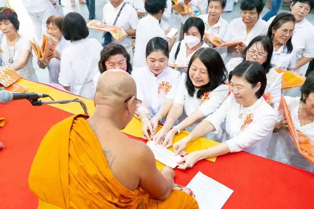 ภาพ No.286083:วันที่ 11 ตุลาคม พ.ศ. 2568 พิธีทอดกฐินสามัคคีทั่วไทย 30,000 วัด โดยคณะศิษยานุศิษย์ บูชาธรรม 81 ปี หลวงพ่อธัมมชโย ณ วัดโบสถ์บน ต.บางคูเวียง อ.บางกรวย จ.นนทบุรี