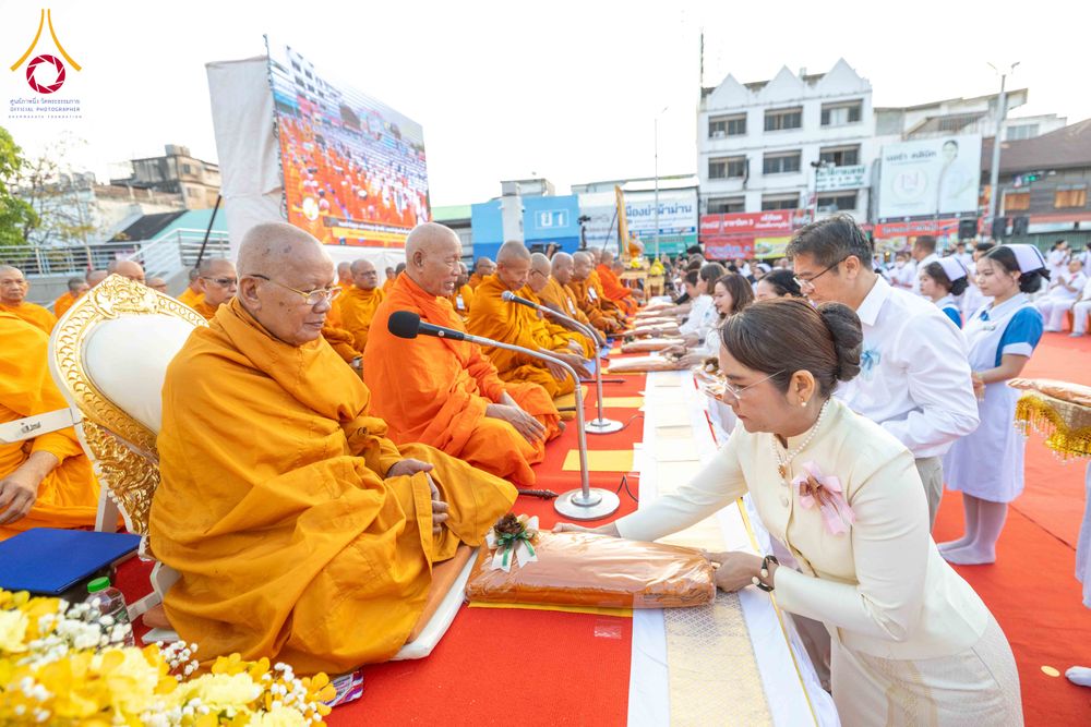 ภาพ No.312742:วันอาทิตย์ที่ 8 มีนาคม พ.ศ.2569 ทำบุญเมืองนครราชสีมา 558 ปี ตักบาตรพระ 10,000 รูป (ภาพชุดที่ 2)