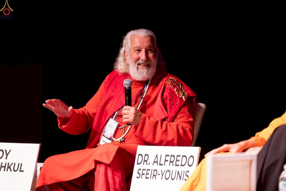 ภาพ No.249781:วันอาทิตย์ที่ 28 กันยายน พ.ศ. 2568 การปฏิบัติธรรมบูชาธรรม 108 ปี แห่งการบรรลุธรรมของหลวงปู่วัดปากน้ำ ได้จุดประทีปสันติภาพไปทั่วโลก และได้ร่วมเสวนาทางปัญญา เพื่อการขยายพระพุทธศาสนาวิชชาธรรมกายไปทั่วโลก  ในงาน HTC Newyork USA