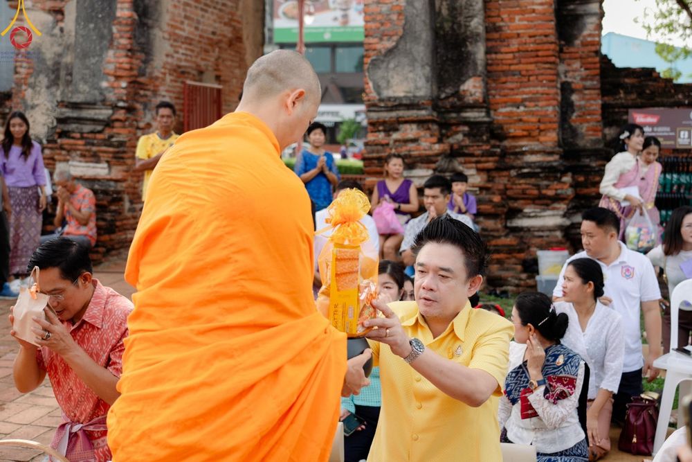 ภาพ No.138550:พิธีตักบาตร วัดราชบูรณะ จ.พระนครศรีอยุธยา วันที่ 25 พฤษภาคม พ.ศ.2567