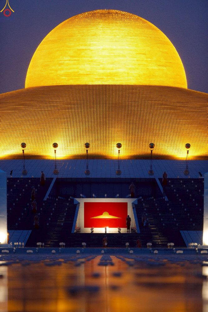 ภาพ No.244233:วันที่ 7 กันยายน พ.ศ. 2568 พิธีจุดประทีป วันครูผู้ค้นพบวิชชาธรรมกาย ณ ลานธรรมฯ และวิหารคด วัดพระธรรมกาย