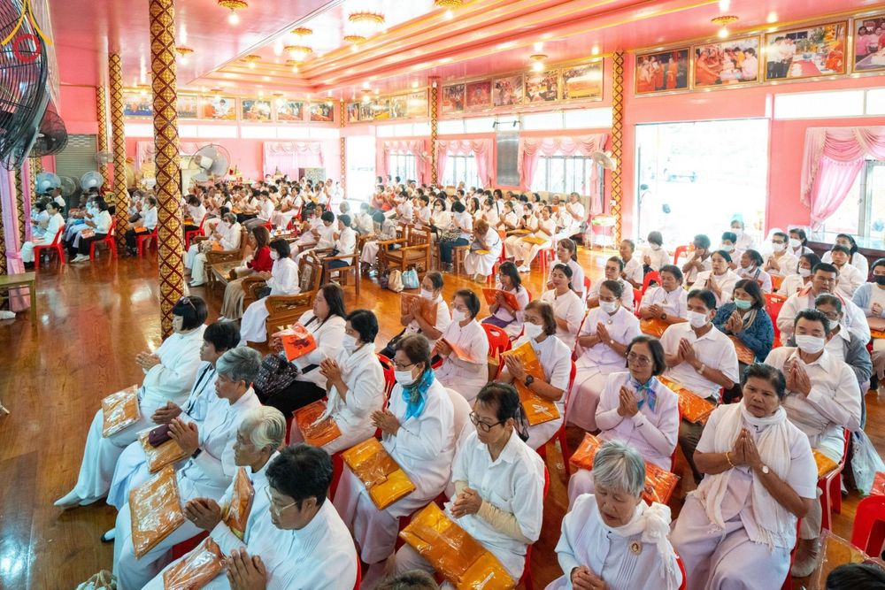 ภาพ No.203539:พิธีทอดผ้าป่าทำนุบำรุงศาสนสถาน ณ วัดตะเคียน ตำบลบางคูเวียง อำเภอบางกรวย จังหวัดนนทบุรี ในโครงการธรรมยาตรา กตัญญูบูชา มหาปูชนียาจารย์ พระมงคลเทพมุนี(สด จนฺทสโร) พระผู้ปราบมาร อนุสรณ์สถาน 7 แห่ง ปีที่ 13 วันที่ 29 มกราคม พ.ศ. 2568
