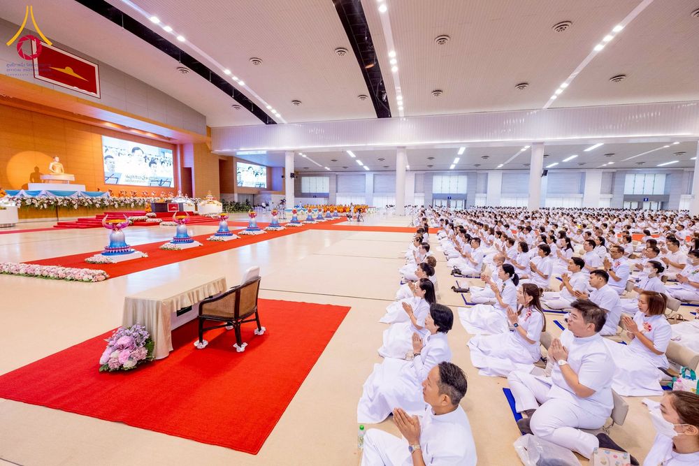 ภาพ No.277165:วันอาทิตย์ที่ 7 ธันวาคม พ.ศ. 2568 พิธีบูชาข้าวพระ ณ สภาธรรมกายสากล วัดพระธรรมกาย