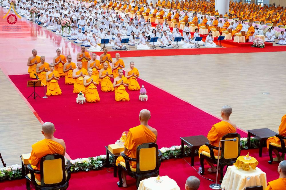 ภาพ No.272895:วันอาทิตย์ที่ 23 พฤศจิกายน พ.ศ.2568 พิธีมุทิตาสักการะ พระมหาเถระและพระเถระ ประจำปีพุทธศักราช 2568 ณ ห้องแก้วสารพัดนึก 2 สภาธรรมกายสากล  วัดพระธรรมกาย