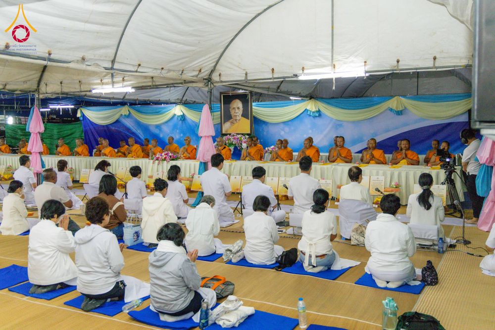 ภาพ No.290763:วันที่ 9 มกราคม พ.ศ. 2569 พิธีถวายภัตตาหารเป็นสังฆทาน แด่พระธรรมยาตรา ณ อนุสรณ์สถานคลองบางนางแท่น อ.สามพราน จ.นครปฐม ในโครงการธรรมยาตรา กตัญญูบูชา มหาปูชนียาจารย์ พระมงคลเทพมุนี(สด จนฺทสโร) พระผู้ปราบมาร อนุสรณ์สถาน 7 แห่ง ปีที่ 14