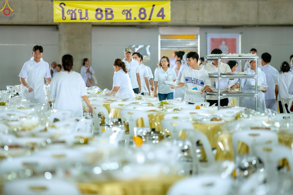 ภาพ No.325699:วันที่ 22 เมษายน พ.ศ.2569(วันคุ้มครองโลก) งานถวายมหาสังฆทาน 40,000 กว่าวัดทั่วประเทศ เจ้าหน้าที่ สาธุชน ร่วมใจจัดเตรียมภัตตาหารเพล (ชุด 2)