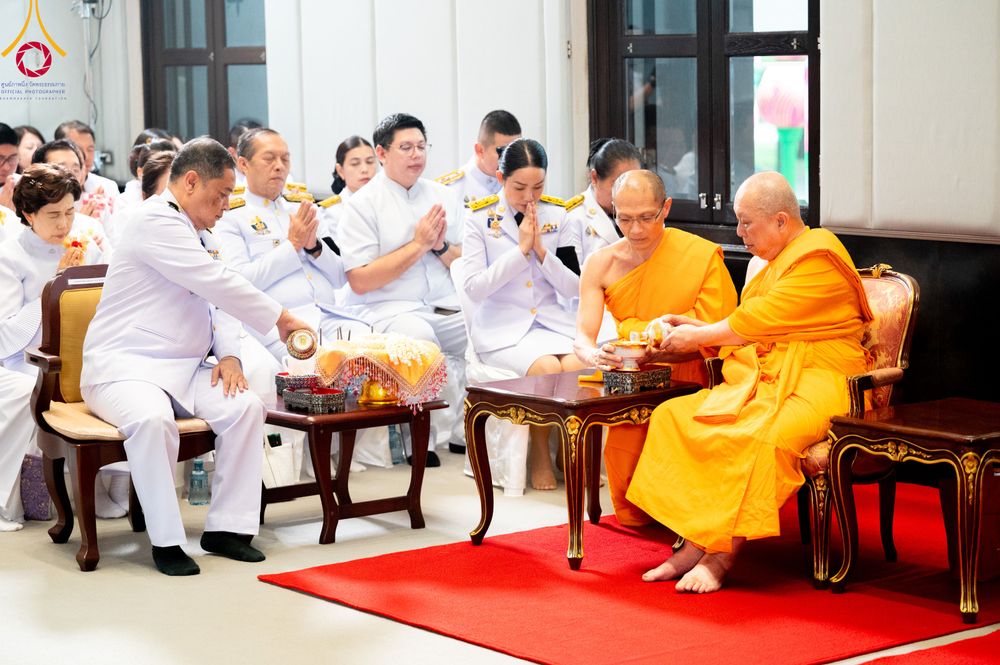 ภาพ No.332362:วันเสาร์ที่ 6 มิถุนายน พ.ศ.2569 พิธีต้อนรับสัญญาบัตร พัดยศ พระราชภาวนาวชิรวิเทศ วิ. ณ อุโบสถพระไตรปิฏก วัดพระธรรมกาย