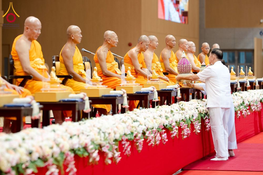 ภาพ No.272901:วันอาทิตย์ที่ 23 พฤศจิกายน พ.ศ.2568 พิธีมุทิตาสักการะ พระมหาเถระและพระเถระ ประจำปีพุทธศักราช 2568 ณ ห้องแก้วสารพัดนึก 2 สภาธรรมกายสากล  วัดพระธรรมกาย