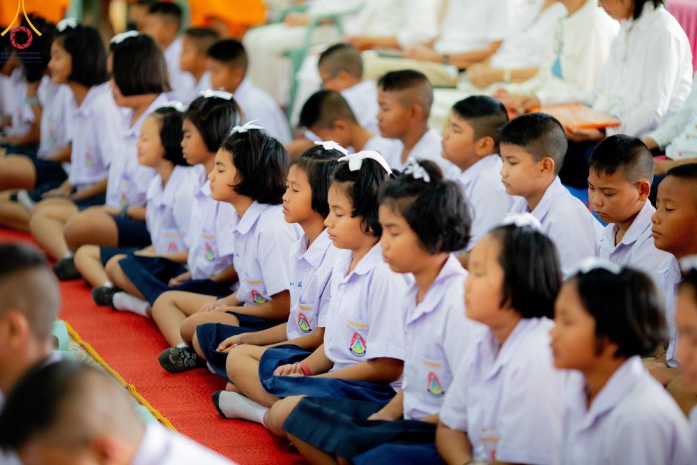 ภาพ No.192161:พิธีทอดผ้าป่าทำนุบำรุงศาสนสถาน ณ วัดนราภิรมย์ ตำบลนราภิรมย์ อำเภอบางเลน จังหวัดนครปฐม ในโครงการธรรมยาตรา กตัญญูบูชา มหาปูชนียาจารย์ พระมงคลเทพมุนี(สด จนฺทสโร) พระผู้ปราบมาร อนุสรณ์สถาน 7 แห่ง ปีที่ 13 วันที่ 9 มกราคม พ.ศ. 2568