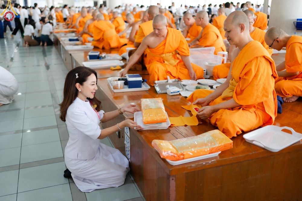 ภาพ No.149306:พิธีบุพเปตพลี ครั้งที่ 154 ร่วมอุทิศบุญแด่หมู่ญาติที่ล่วงลับไปแล้ว และสืบทอดอายุพระพุทธศาสนา วันจันทร์ที่ 19 สิงหาคม พ.ศ.2567 ณ หอฉันคุณยายอาจารย์ฯ วัดพระธรรมกาย