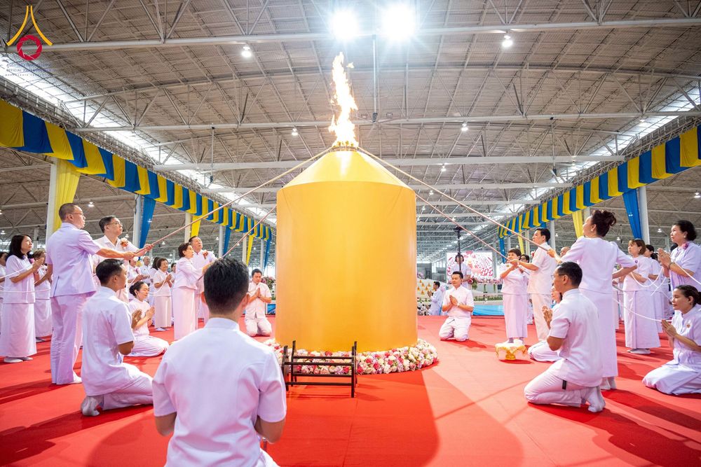 ภาพ No.261238:วันอาทิตย์ที่ 5 ตุลาคม พ.ศ. 2568 พิธีจุดเทียนใจ ไฟนิรันด์ อนันตชัย ณ สภาธรรมกายสากล วัดพระธรรมกาย