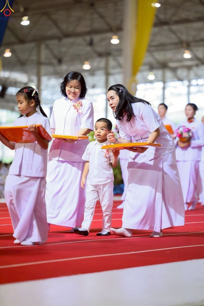 ภาพ No.243957:วันอาทิตย์ที่ 7 กันยายน พ.ศ. 2568 พิธีทอดผ้าป่าสมทบกฐินวัดพระธรรมกาย และสมทบกฐิน 30,000 วัดทั่วไทย ครั้งที่ 2 ณ ห้องแก้วสารพัดนึก 1 วัดพระธรรมกาย