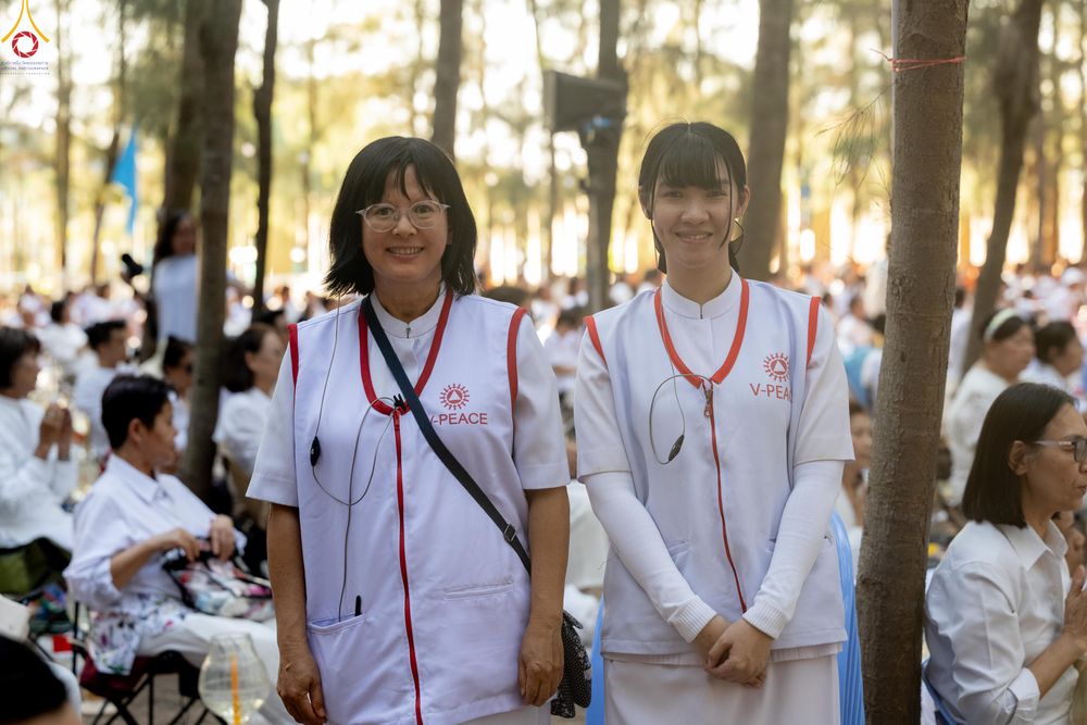 ภาพ No.301406:ภาพเบื้องหลังอาสาสมัครรวมใจ ชุดที่ 4 ในโครงการธรรมยาตรา กตัญญูบูชา มหาปูชนียาจารย์ พระมงคลเทพมุนี(สด จนฺทสโร) พระผู้ปราบมาร อนุสรณ์สถาน 7 แห่ง ปีที่ 14