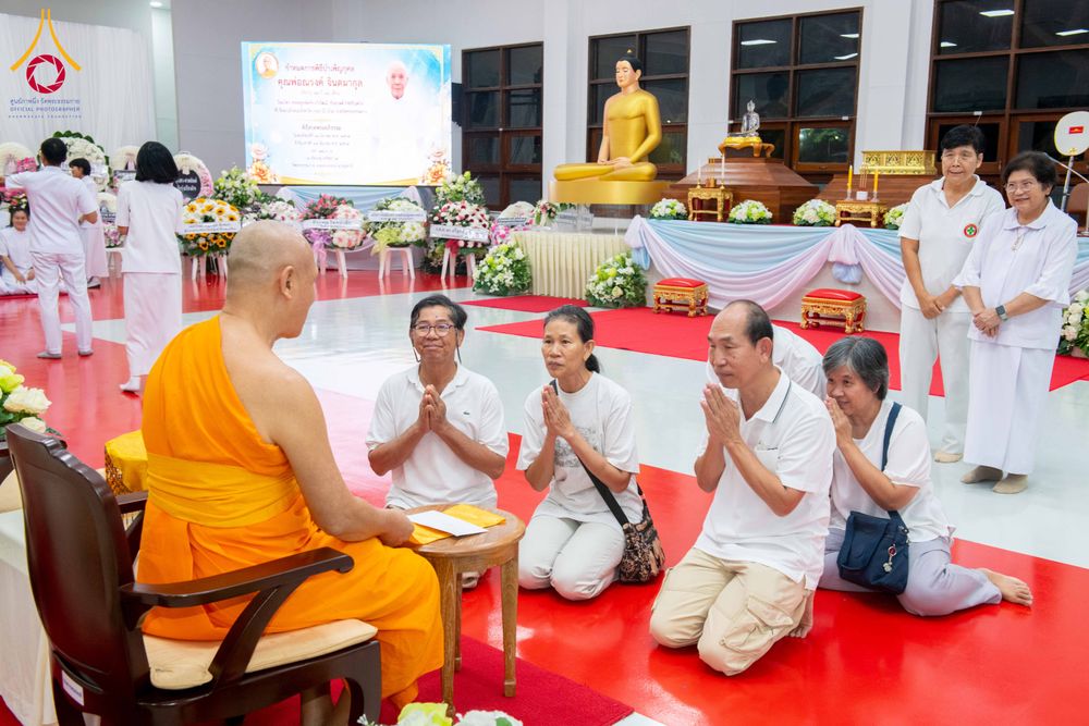 ภาพ No.314599:วันศุกร์ที่ 20 มีนาคม พ.ศ. 2569 พิธีบำเพ็ญกุศล คุณพ่อณรงค์ จินตมากุล โยมบิดา พระครูปลัดรัตนวีรวัฒน์ (รังสฤษดิ์ อิทฺธิจินตโก) ที่ปรึกษาเจ้าคณะจังหวัดปทุมธานี เจ้าอาวาสวัดพระธรรมกาย  ณ ห้องปลูกศรัทธา 2 วัดพระธรรมกาย ปทุมธานี